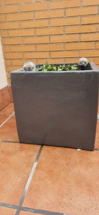 Vaso in terracotta e pietra