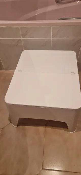 Mesita auxiliar blanca