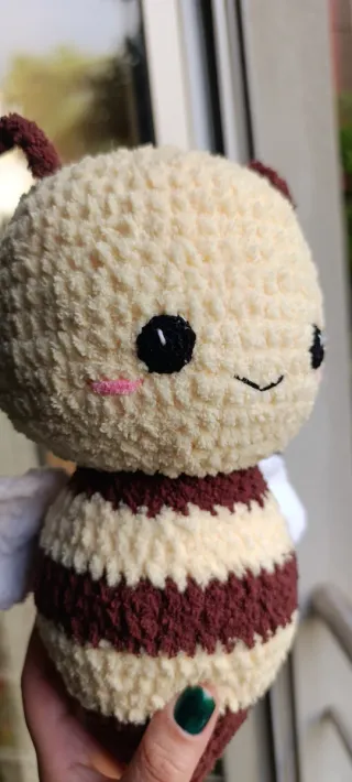 Abelha amigurumi - crochet bee