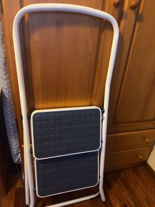 Escalera plegable 2 peldaños