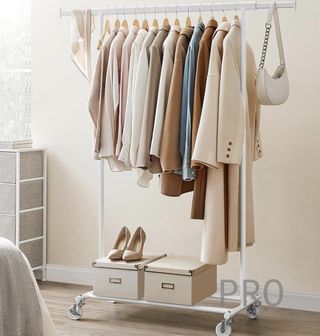 Burro ropa con ruedas