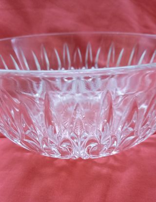 Ciotola in vetro trasparente