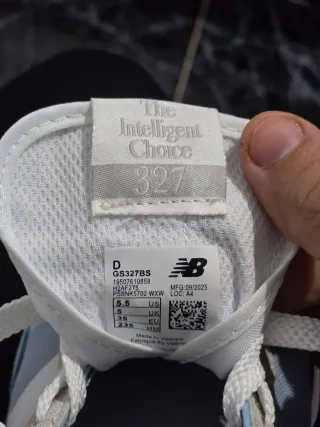 New Balance 327 Azul y Blanco