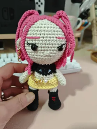 Muñeca crochet Kpop Mira