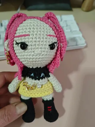 Muñeca crochet Kpop Mira