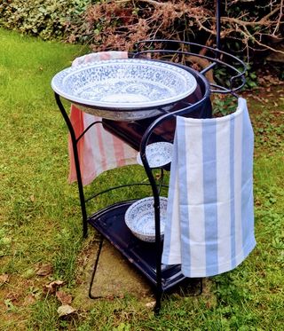 Lavabo in Ferro Battuto e Ceramica Albisola