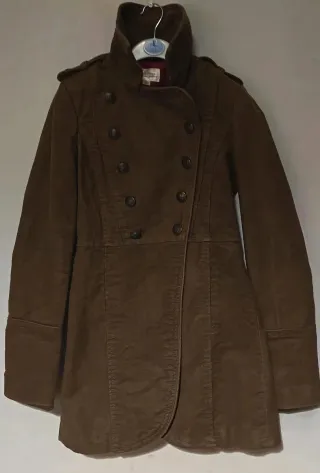 Abrigo militar verde caqui, marron Bershka