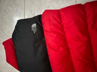 Gilet The North Face rosso e nero