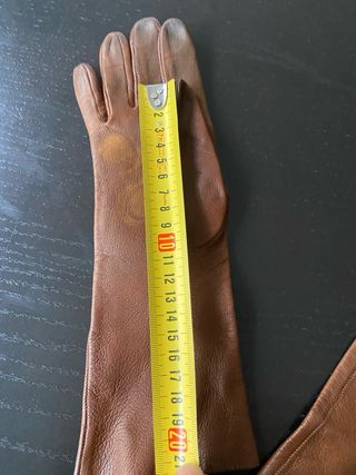 Guantes largos de piel marrón