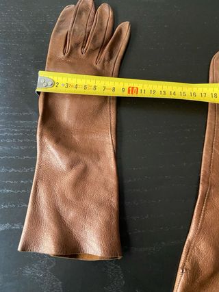 Guantes largos de piel marrón