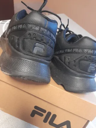Zapatillas Fila chico negras