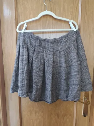 Falda marrón tablas con cinto