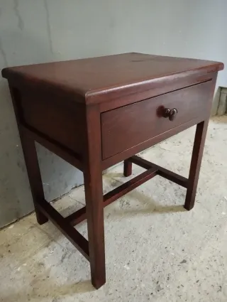 Mesita auxiliar caoba antigua