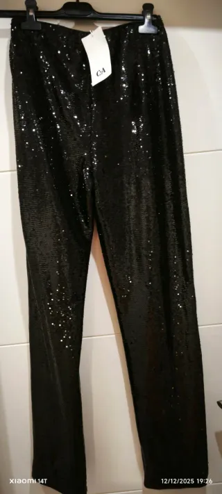 Pantalón C&A lentejuelas negro