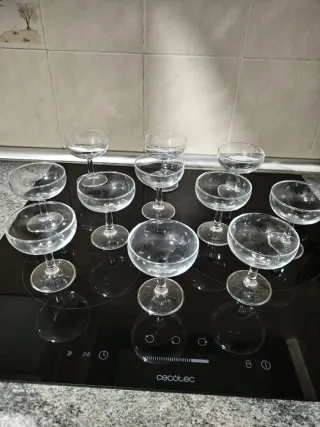 Calice di champagne e acqua di cristallo