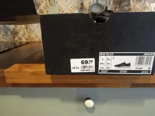 Zapatillas deportivas Adidas negras y grises