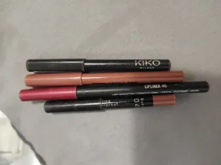 Lápices de labios tonos marrones y rojos todos 2eu
