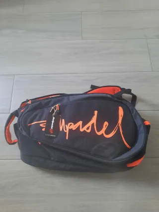 Paletero Bullpadel BPP 25005 Ionic Negro