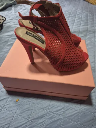 Sandalia botín piel roja