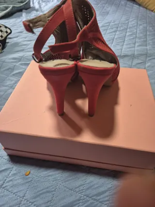 Sandalia botín piel roja