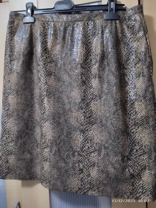 Falda midi estampado serpiente