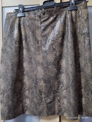 Falda midi estampado serpiente