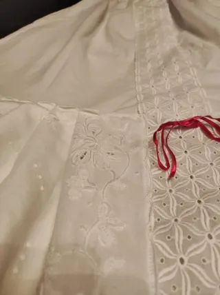 Enagua blanca bordada a mano