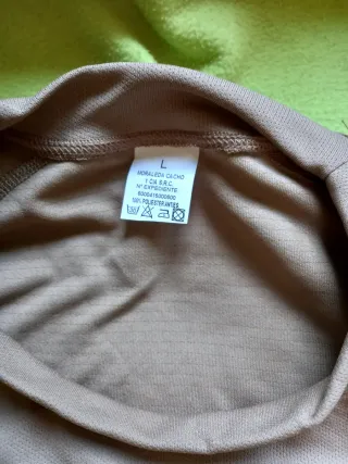 Camiseta técnica manga larga beige