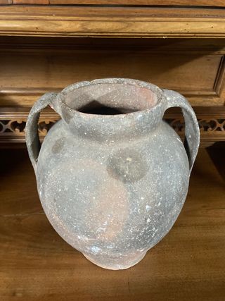 Antigua orza de barro