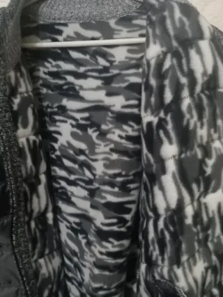 Chaqueta acolchada gris hombre