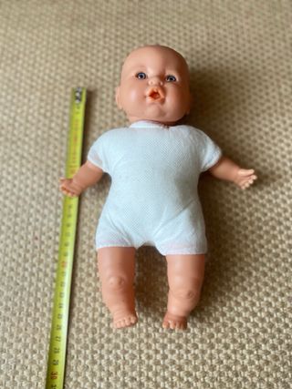 Boneca Famosa pequena