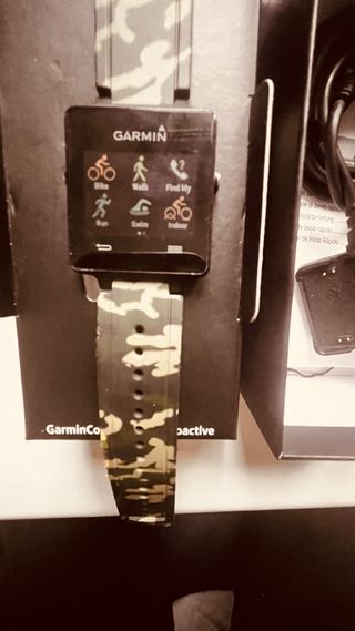 Reloj Garmin Vivoactive GPS + Banda Pulsómetro