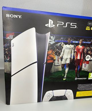PlayStation 5 Digital 825GB + FIFA26 nueva