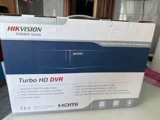 Grabador Hikvision DVR 4 Canales y tres cámaras