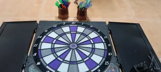 Diana electrónica y dardos