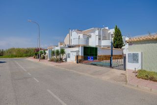 Casa adosada en venta en La Siesta - El Salado - Torreta en Torrevieja