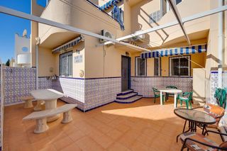 Casa adosada en venta en La Siesta - El Salado - Torreta en Torrevieja