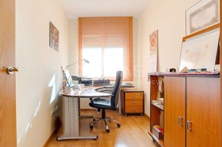 Piso en venta en Fondo en Santa Coloma de Gramanet