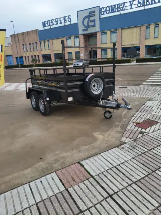 Remolque doble eje con freno de inercia