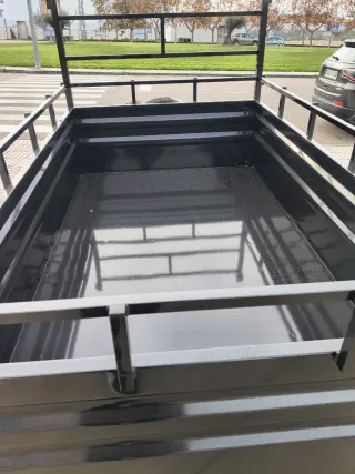 Remolque doble eje con freno de inercia