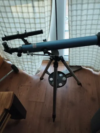 Telescopio con trípode