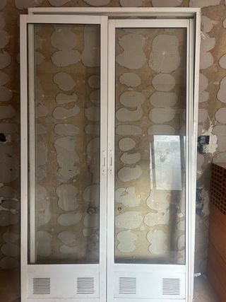 Puerta corredera 2 hojas aluminio con marco