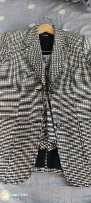 Traje chaqueta y pantalón marca thekoop