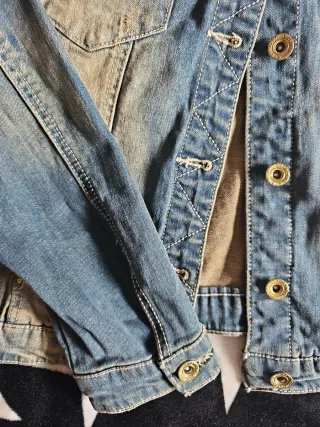 Cazadora vaquera Stradivarius Talla M