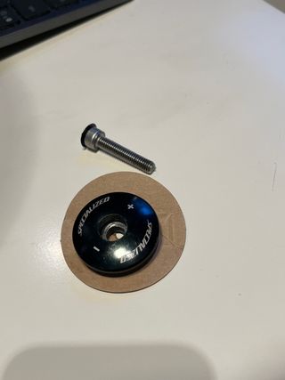 Tapa dirección Specialized + Tornillo