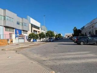 Oficina en venta en Sanlúcar la Mayor