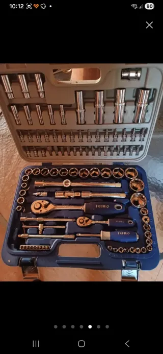 Juego de carraca IRIMO y destornilladores.