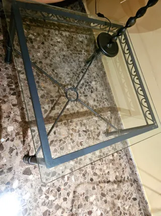Mesa auxiliar cristal y metal