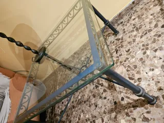 Mesa auxiliar cristal y metal