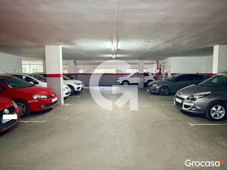 Garaje en venta en Plaça Catalunya en Prat de Llobregat, El